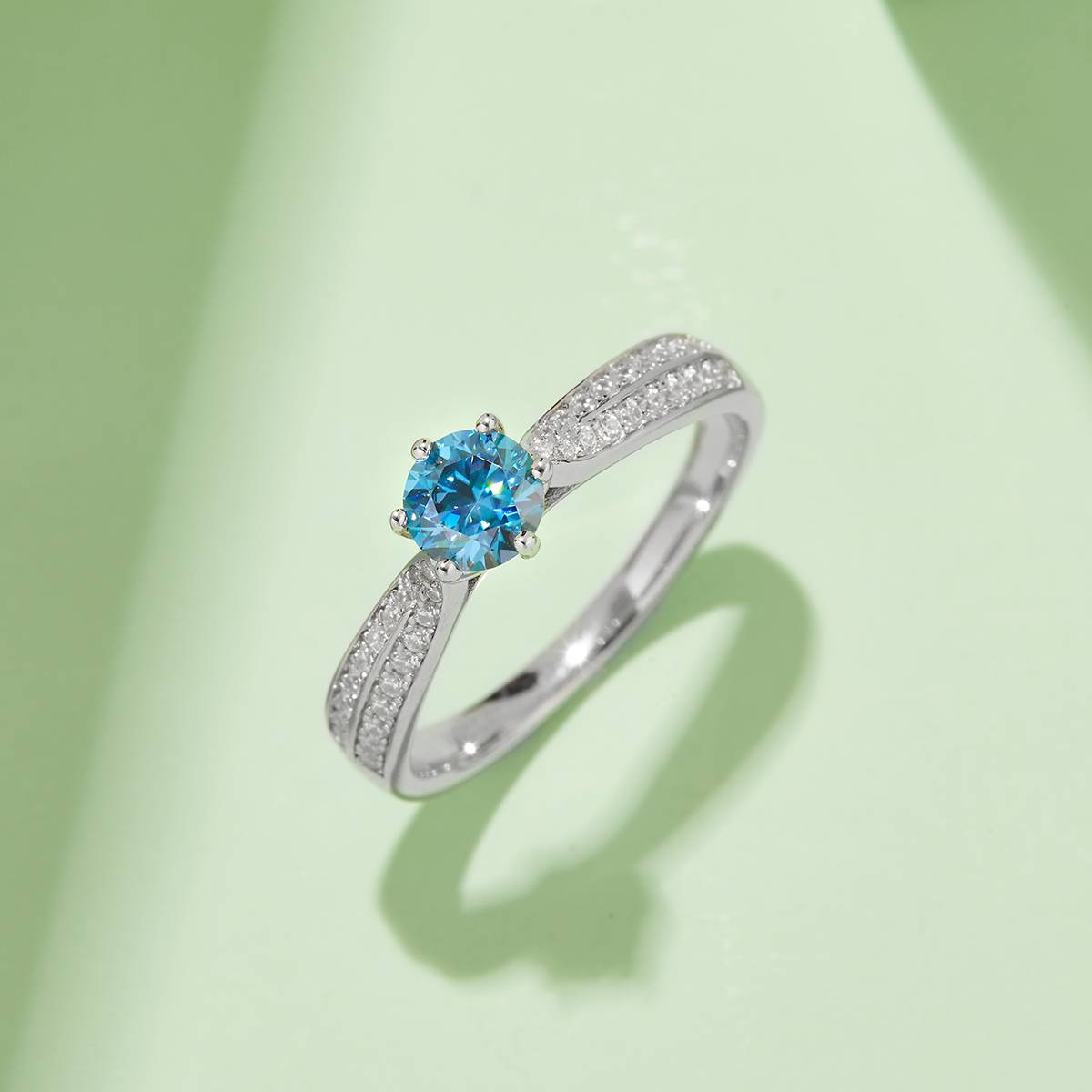 Deluxe Starry Queen S925 Silver Plated Platinum Moissanite Women's Ring 50 Points D-Class